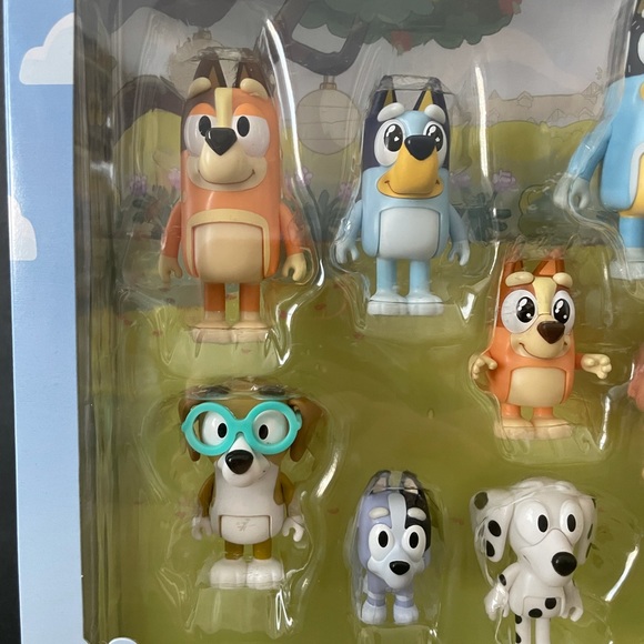 Disney Toys Bluey Heeler Family Mates Chloe Socks Indy New 8 Pack